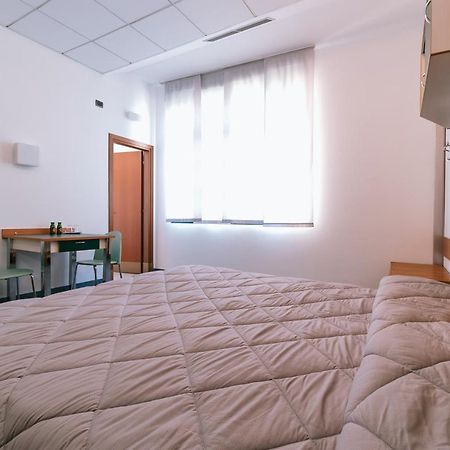 Hostel Open011 Turyn Zewnętrze zdjęcie