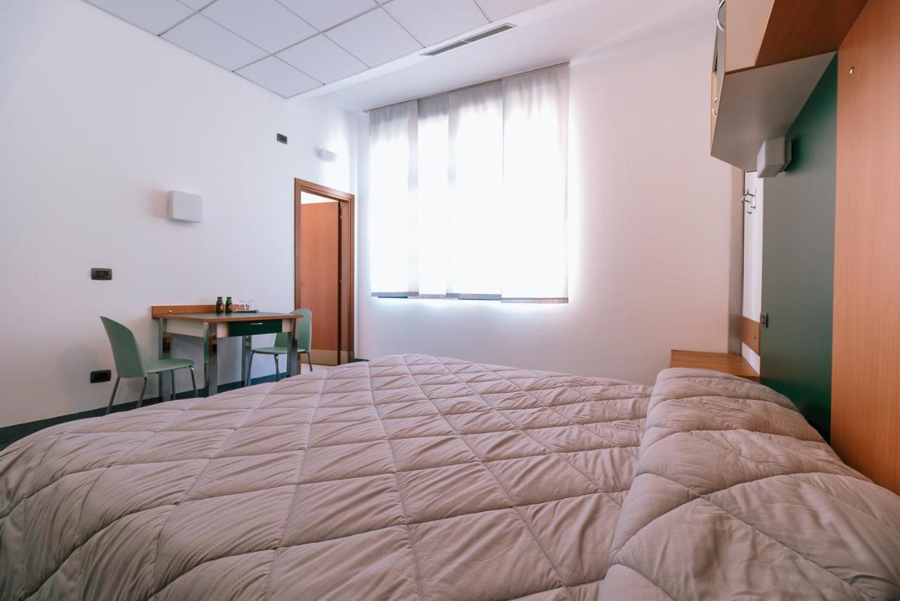 Hostel Open011 Turyn Zewnętrze zdjęcie