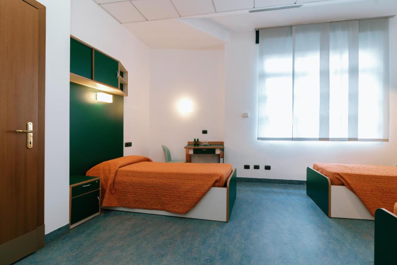Hostel Open011 Turyn Zewnętrze zdjęcie