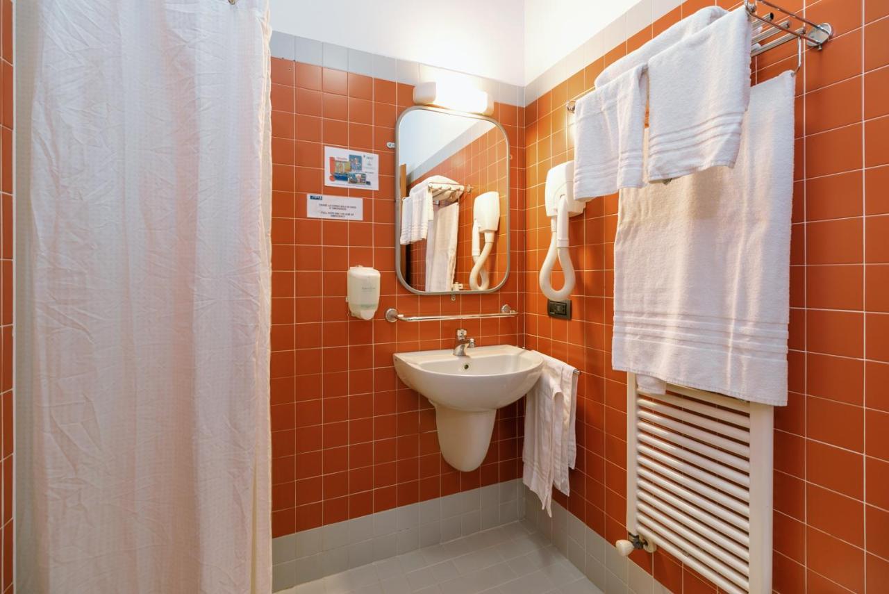Hostel Open011 Turyn Zewnętrze zdjęcie