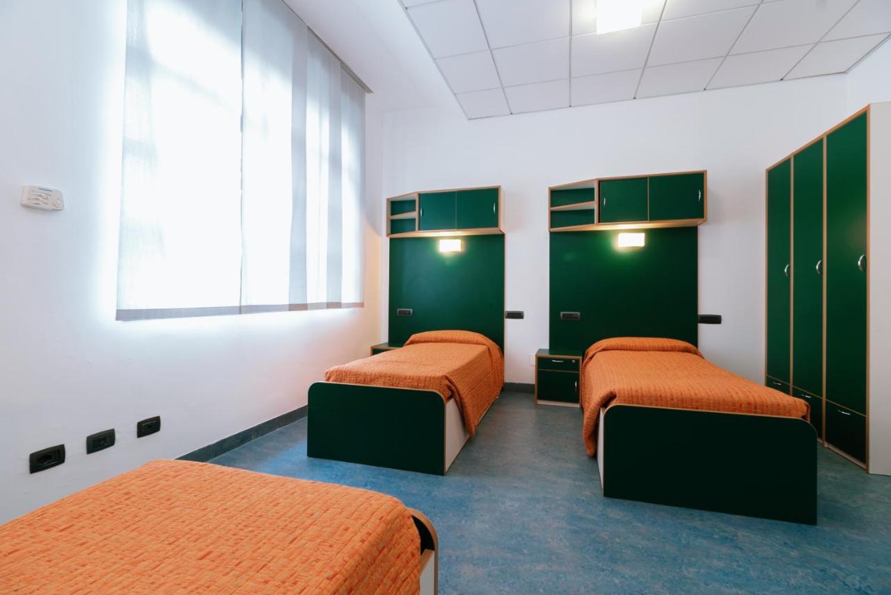 Hostel Open011 Turyn Zewnętrze zdjęcie