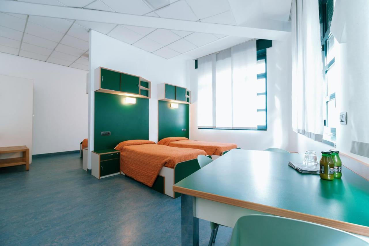 Hostel Open011 Turyn Zewnętrze zdjęcie