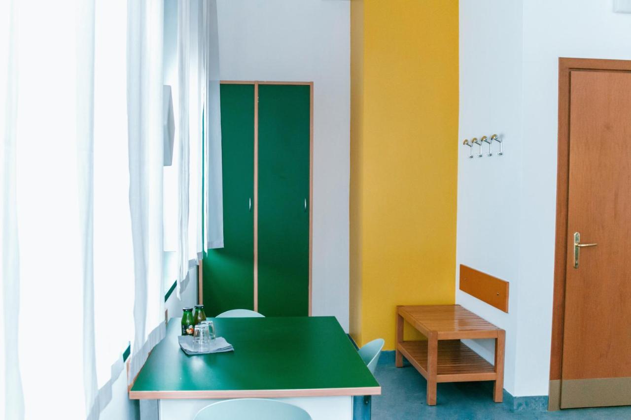 Hostel Open011 Turyn Zewnętrze zdjęcie
