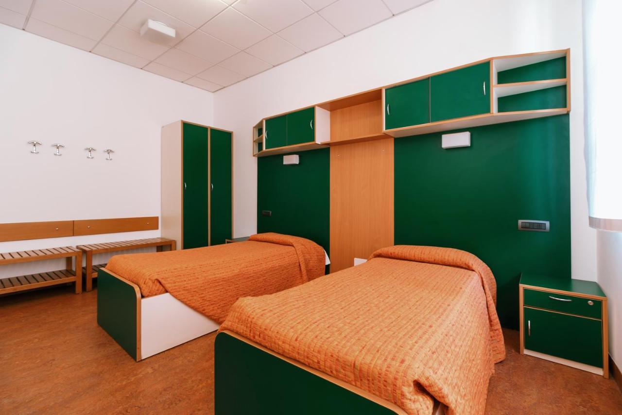 Hostel Open011 Turyn Zewnętrze zdjęcie