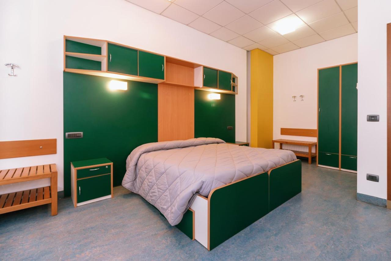 Hostel Open011 Turyn Zewnętrze zdjęcie