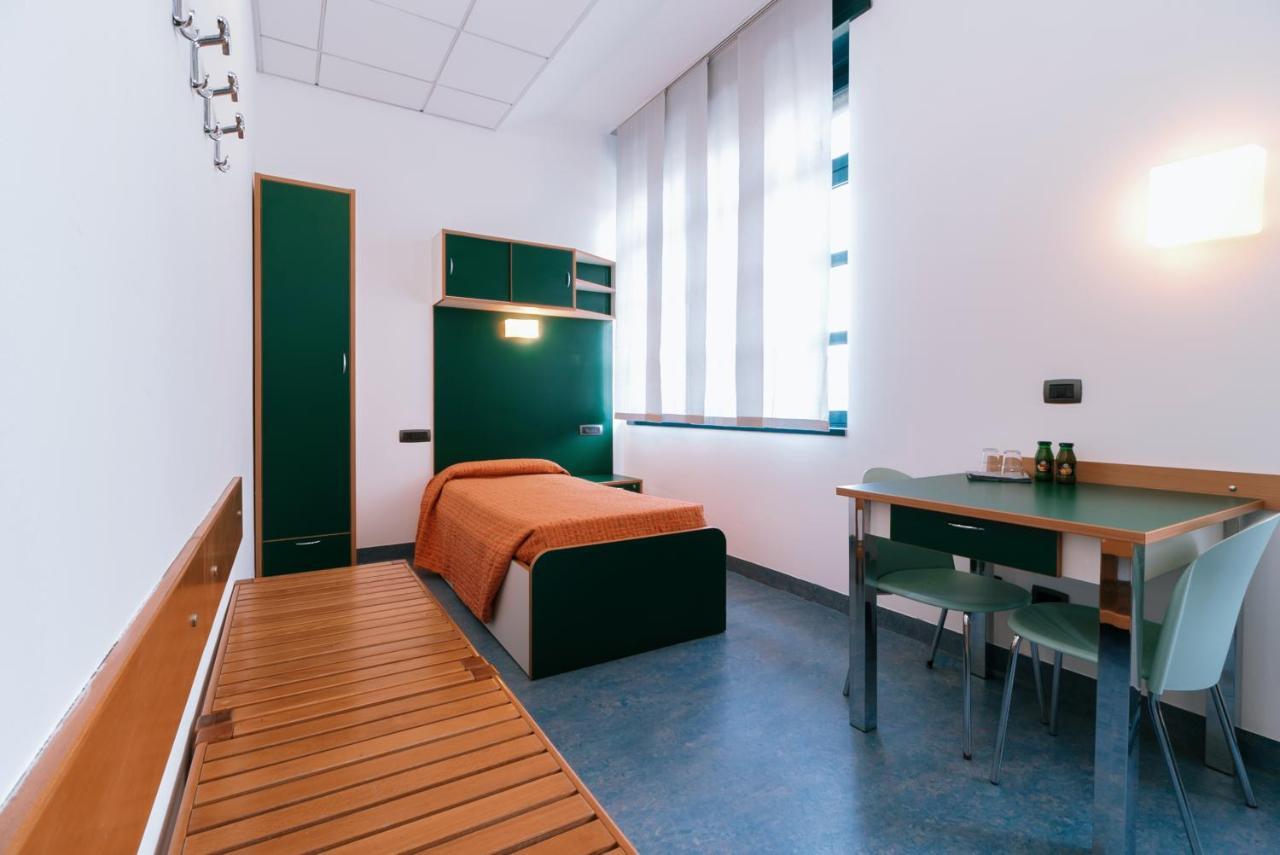 Hostel Open011 Turyn Zewnętrze zdjęcie